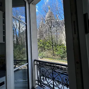 Appartement Spacieux à 50m Du Sacre Coeur - Magnifique Vue, Paris