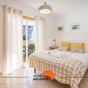 https://albufeira-old-town-center-3min-walk-to-the-beach.hotelaalgarve.com